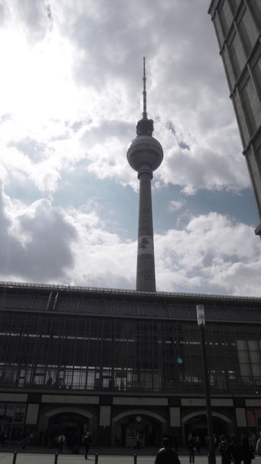 S-Bahnhof Alexanderplatz und Fernsehturm