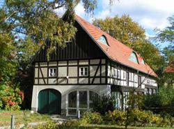 Beheimatet ist das Casa Medendi - Zentrum für Physiotherapie in einer um 1900 erbauten Remise.